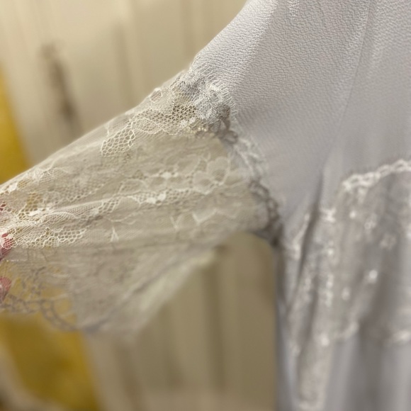 Womens Top Gray Size XL Charming Charlie Shirt Blouse Lace Short Sleeve - Picture 2 of 4